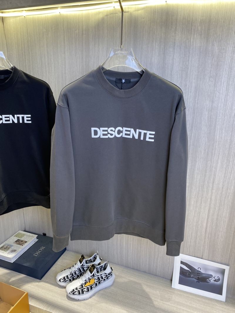 Descente Hoodies